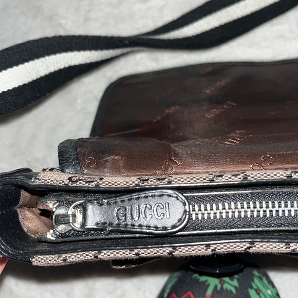 Gucci Tan and Black Monogram Shoulder Bag - Picture 11 of 12